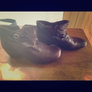 EUC Leather “Earth Origins” Ankle Boots 9W Women’s